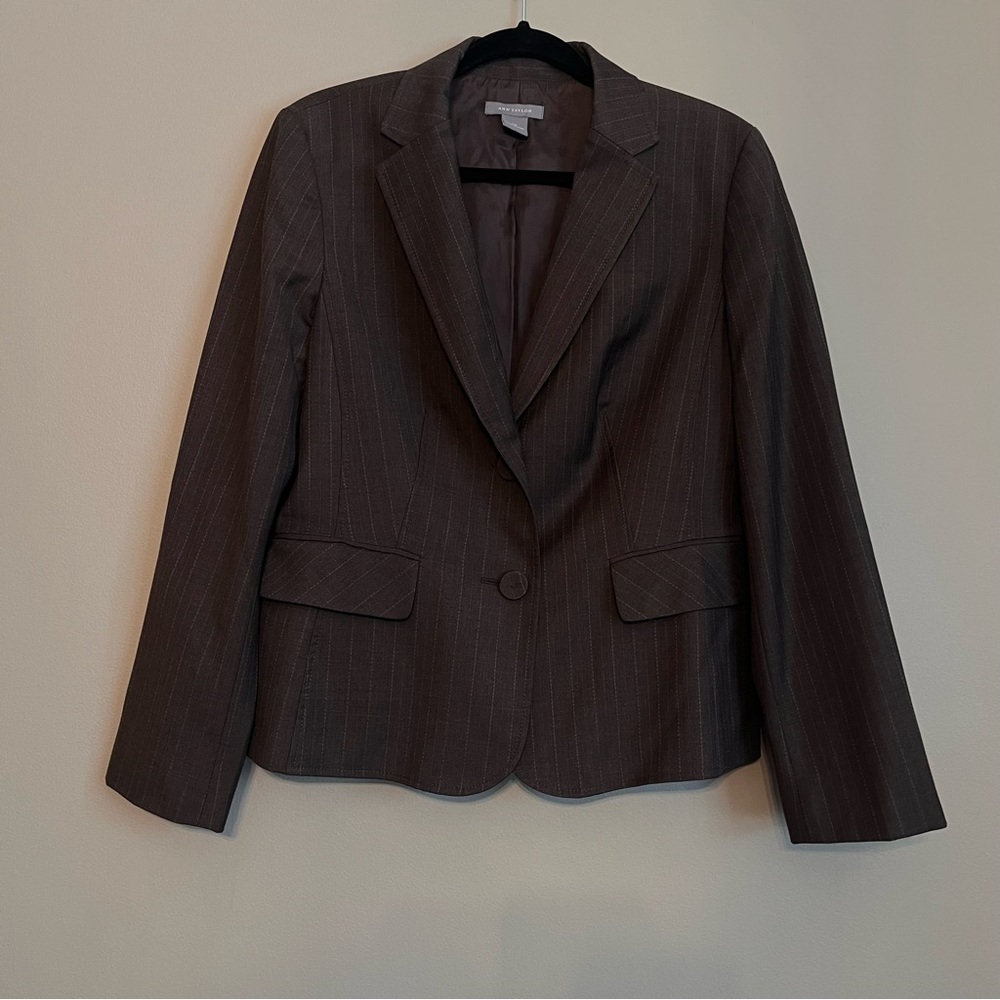 Ann Taylor Wool Pinstripe blazer suit jacket Women’s size 10/12/14  Office Work